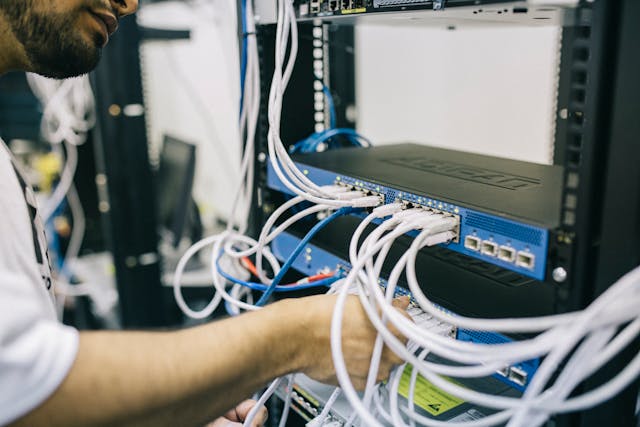 L'évolution des technologies de câblage : RJ45, fibre, DTI